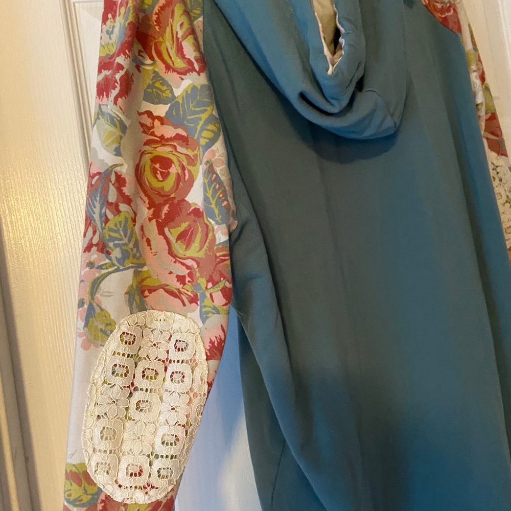 Fun Sweatershirt - image 2